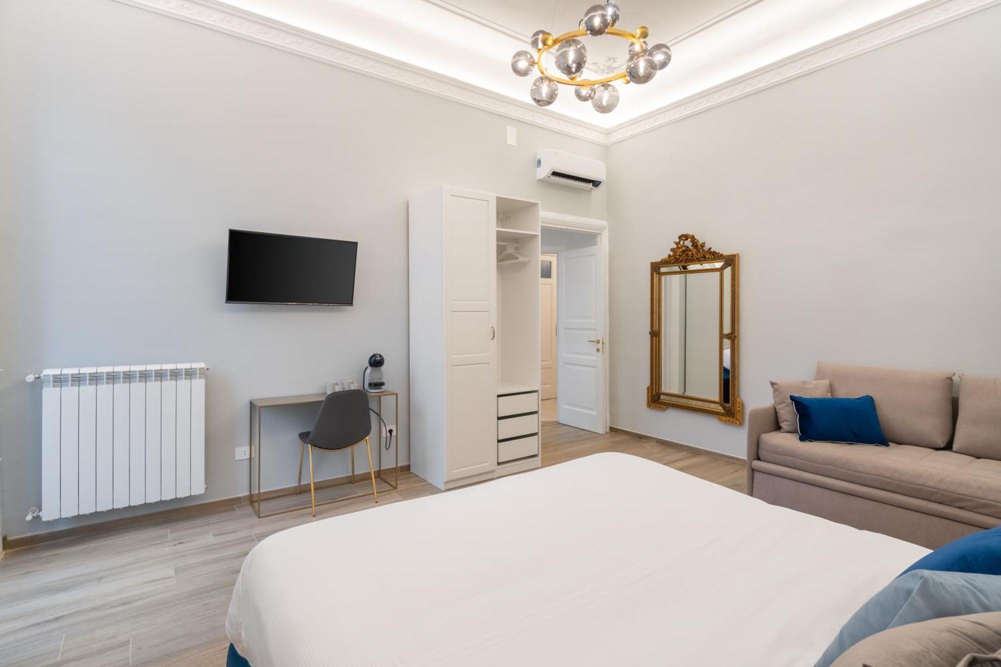 Palazzo Galeoni Luxury Suites 萨莱诺 外观 照片