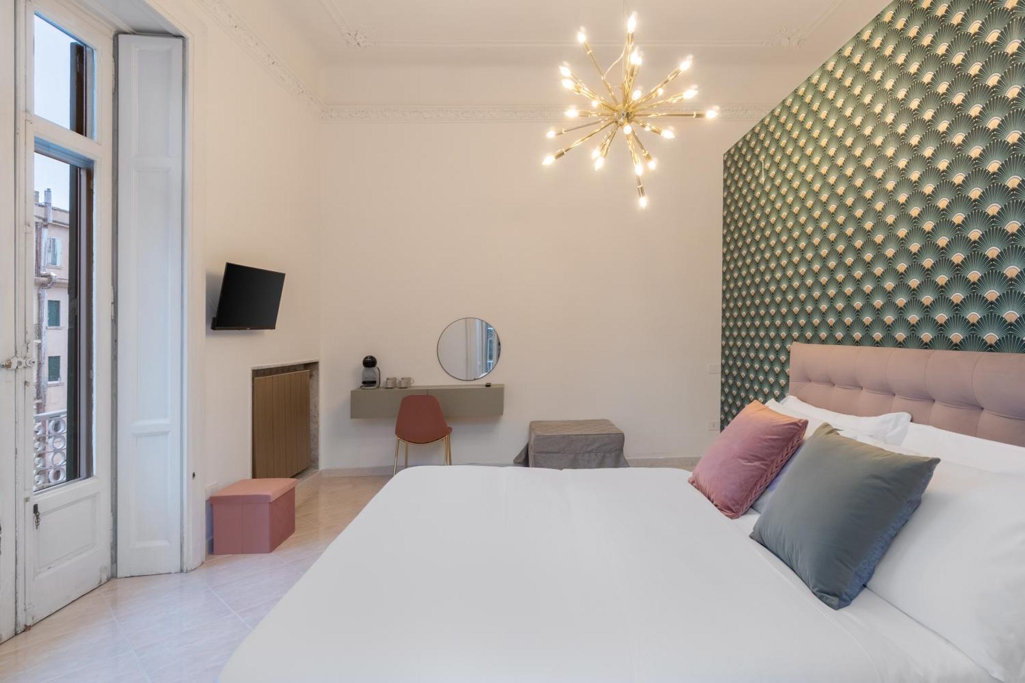 Palazzo Galeoni Luxury Suites 萨莱诺 外观 照片