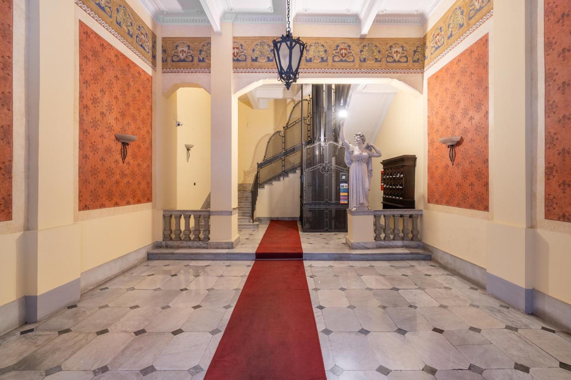 Palazzo Galeoni Luxury Suites 萨莱诺 外观 照片