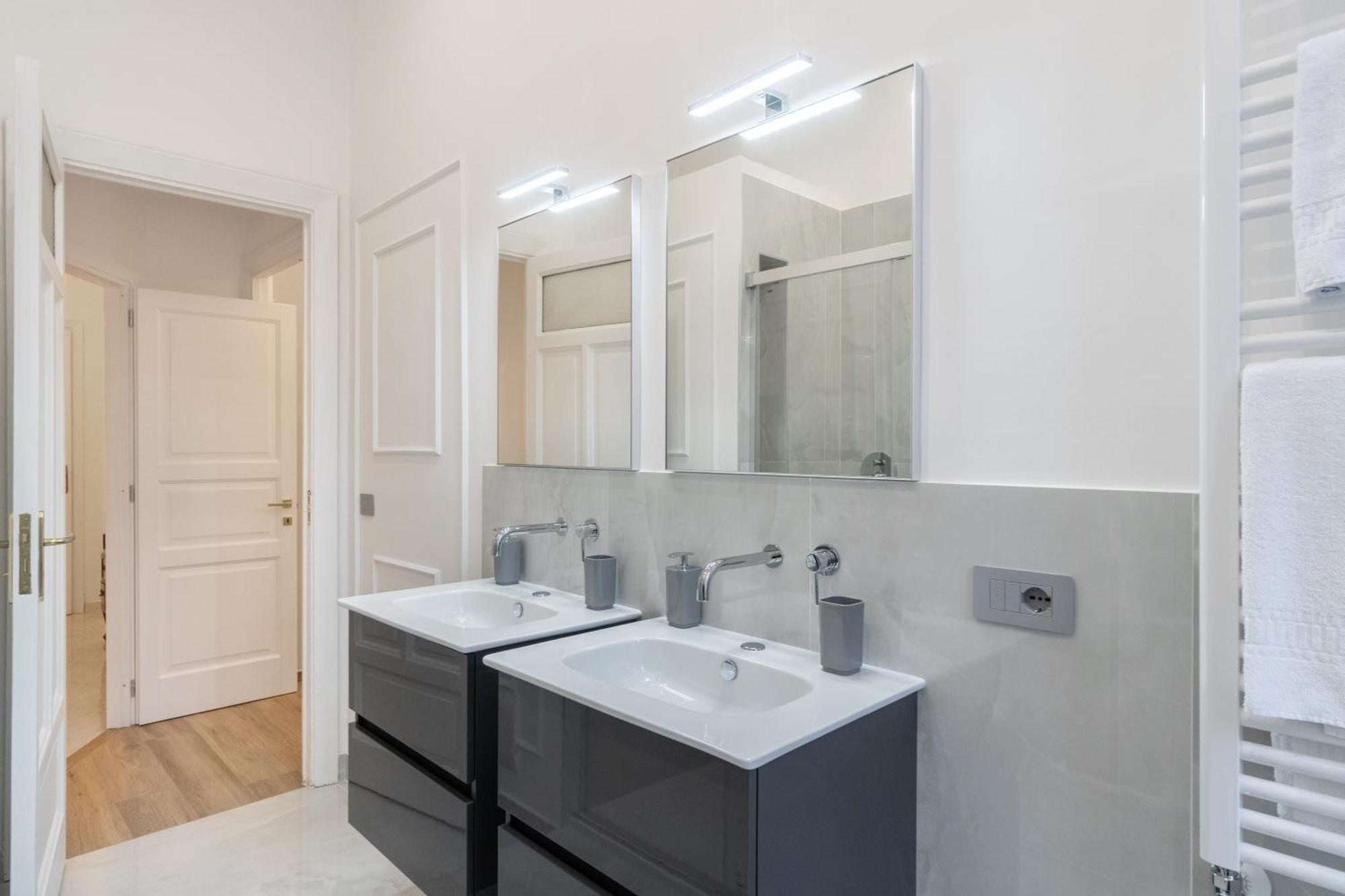 Palazzo Galeoni Luxury Suites 萨莱诺 外观 照片