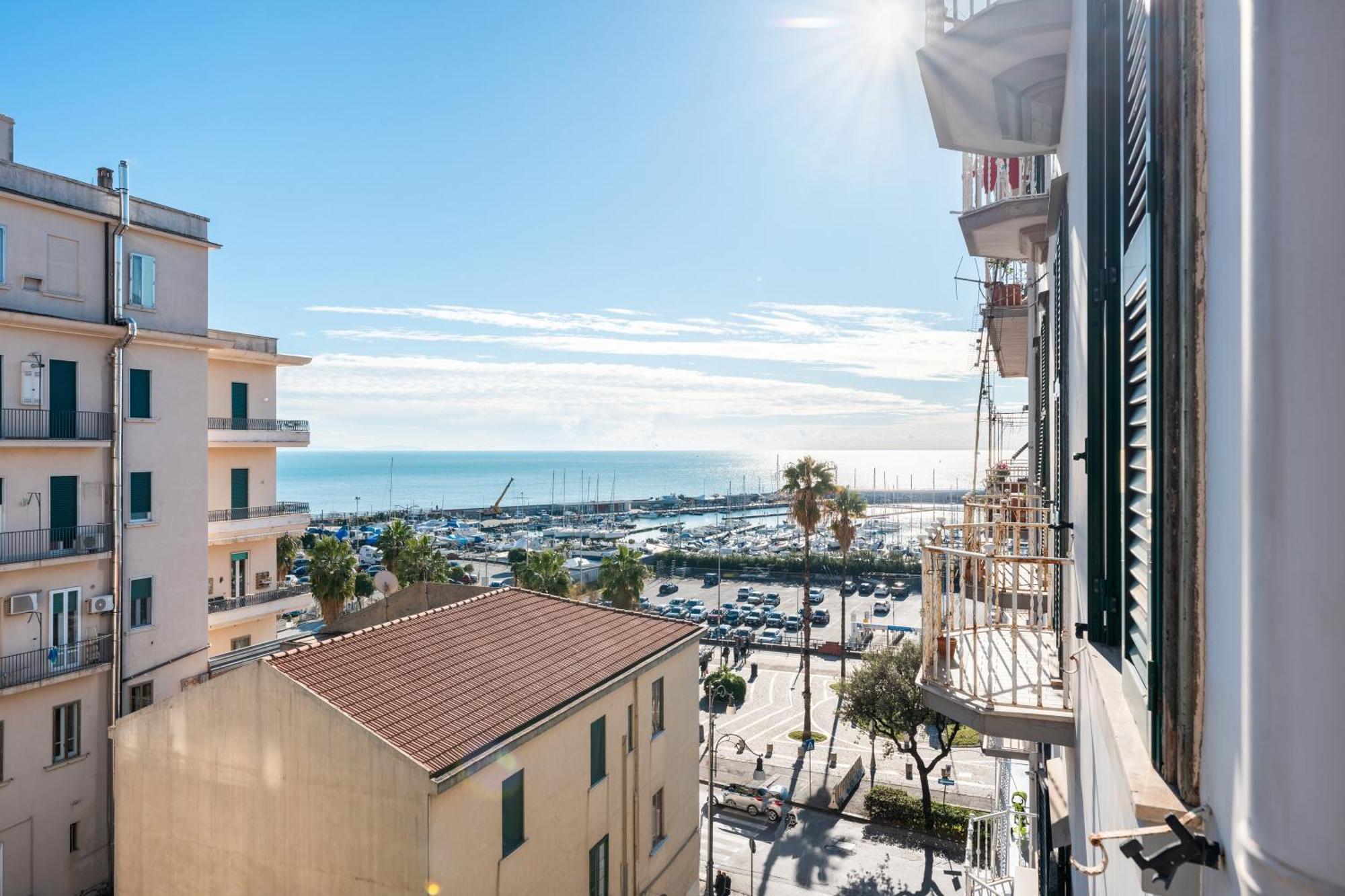 Palazzo Galeoni Luxury Suites 萨莱诺 外观 照片